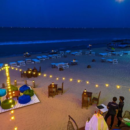Blue Sand Beach Resort Тринкомале Екстериор снимка