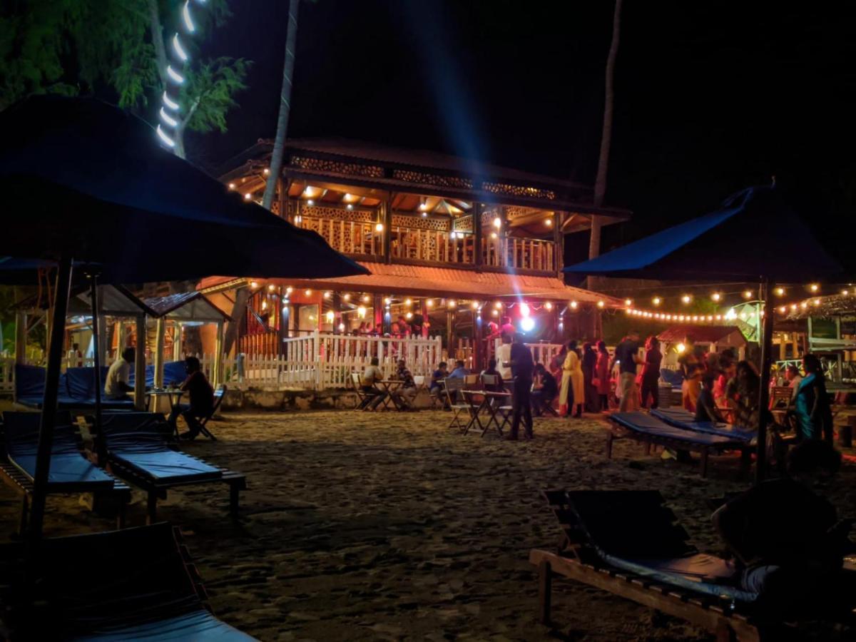 Blue Sand Beach Resort Тринкомале Екстериор снимка