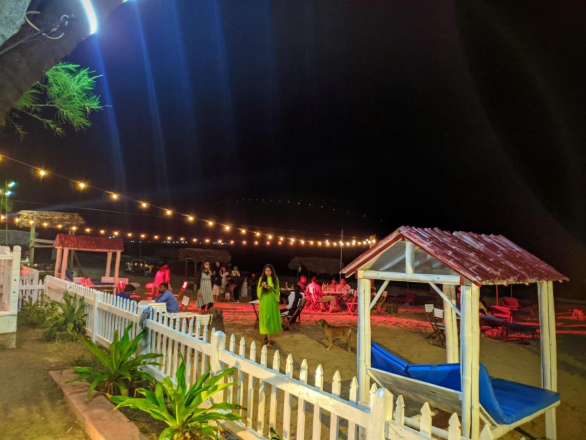 Blue Sand Beach Resort Тринкомале Екстериор снимка