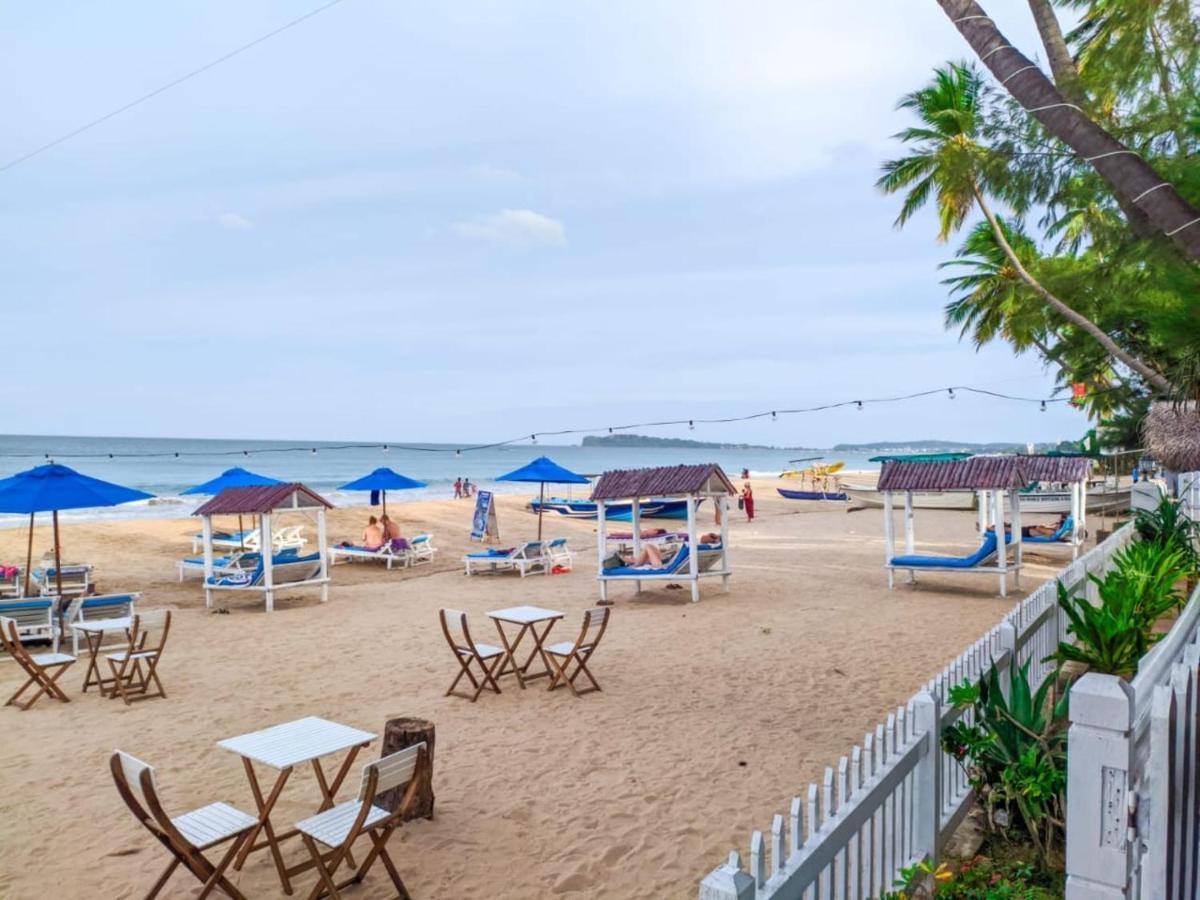 Blue Sand Beach Resort Тринкомале Екстериор снимка