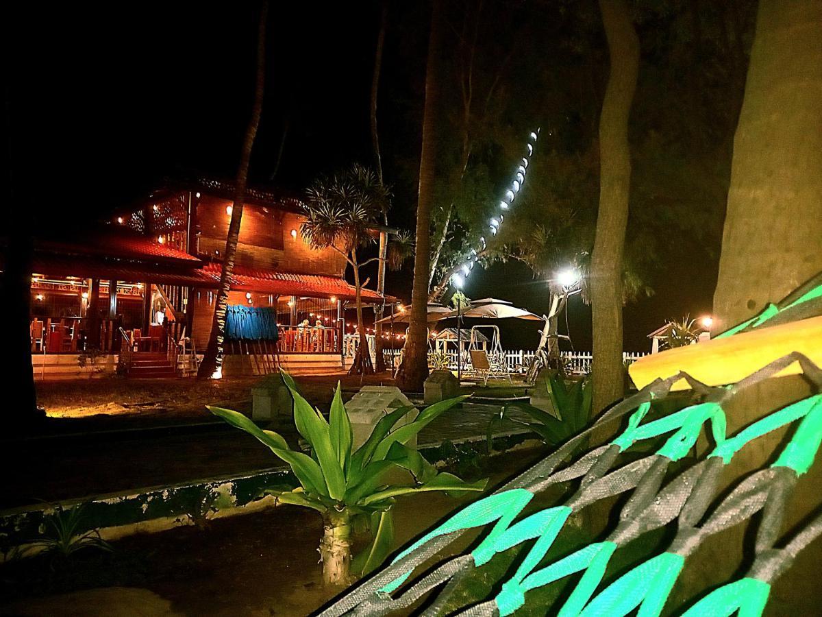 Blue Sand Beach Resort Тринкомале Екстериор снимка