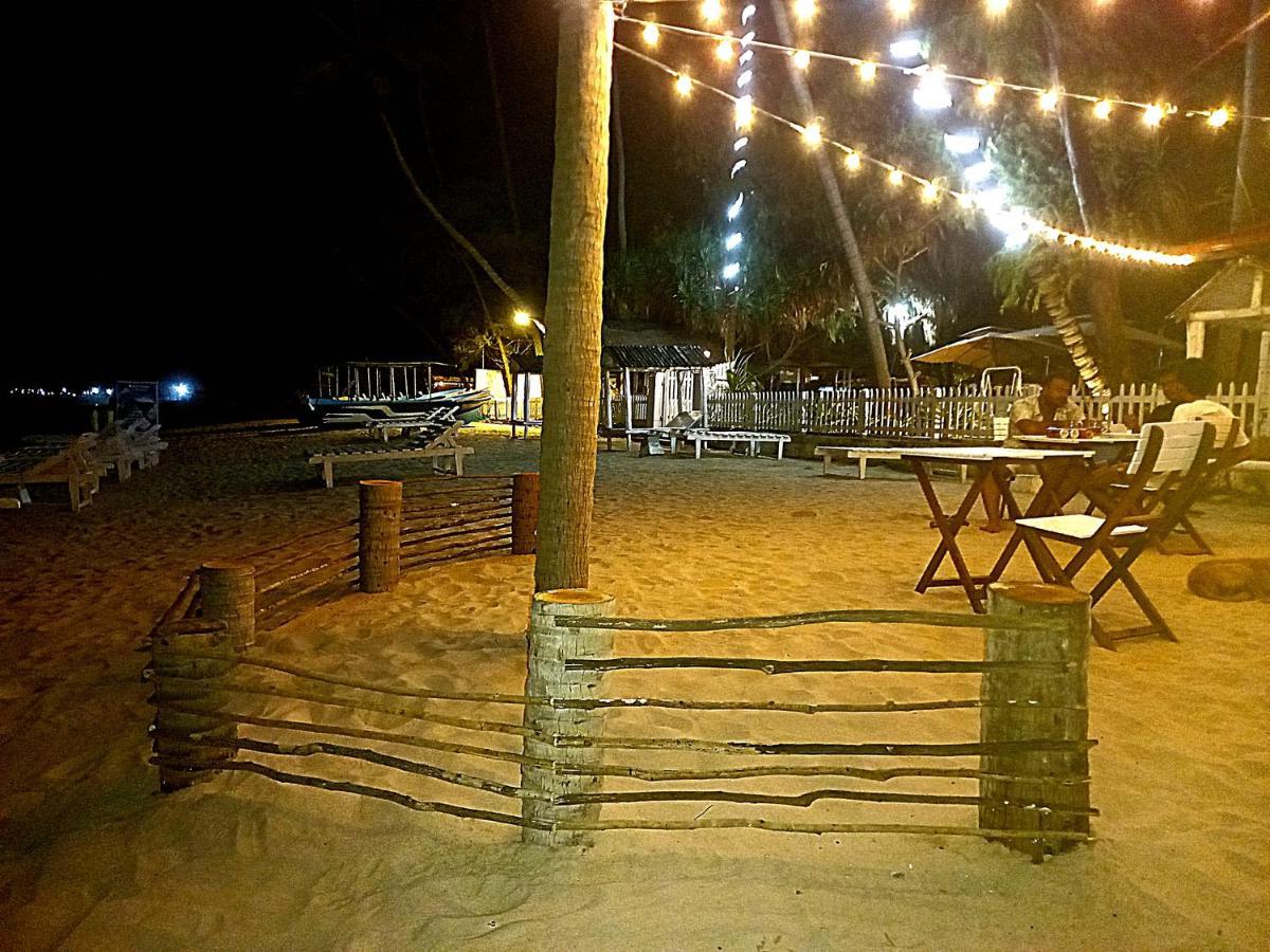 Blue Sand Beach Resort Тринкомале Екстериор снимка