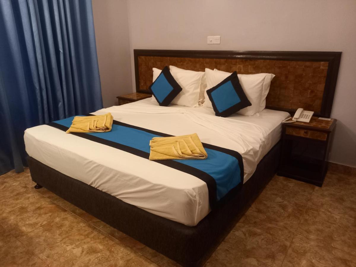 Blue Sand Beach Resort Тринкомале Екстериор снимка