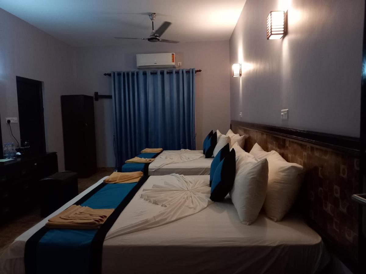 Blue Sand Beach Resort Тринкомале Екстериор снимка